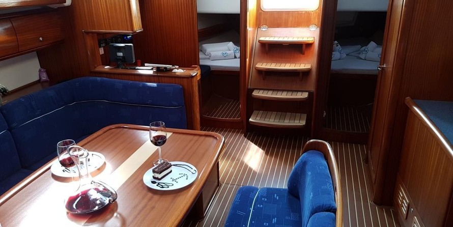 Bavaria 44