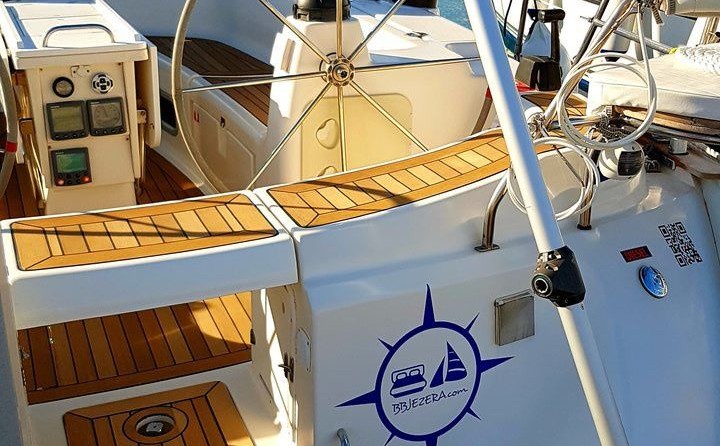 Bavaria 44
