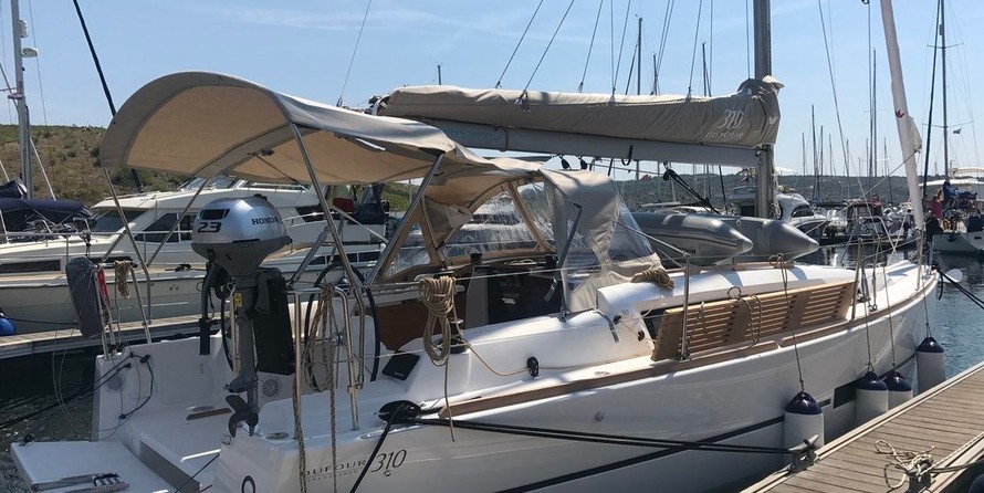 Dufour 310