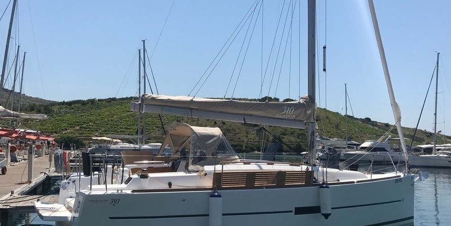 Dufour 310