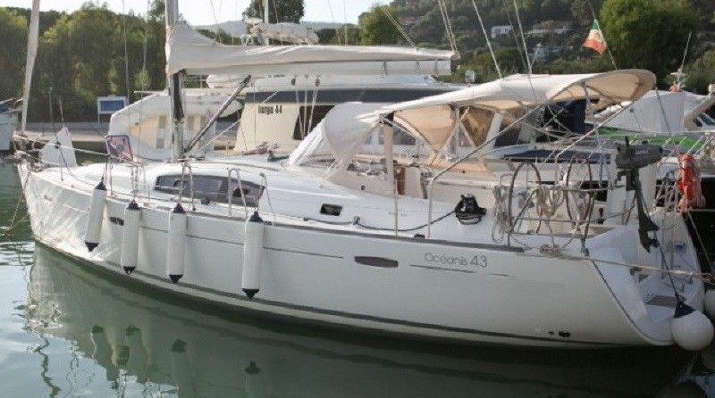 Beneteau Oceanis 43