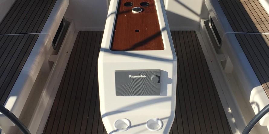 Dufour 412