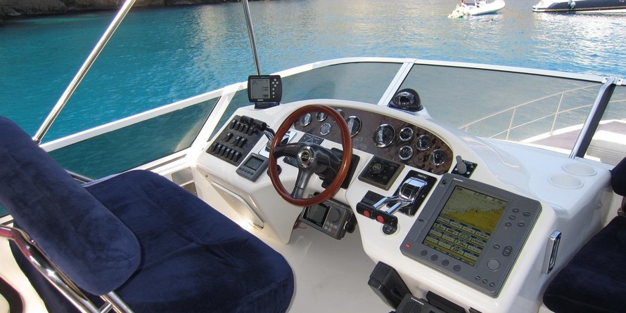 Sea ray 400 sedan bridge