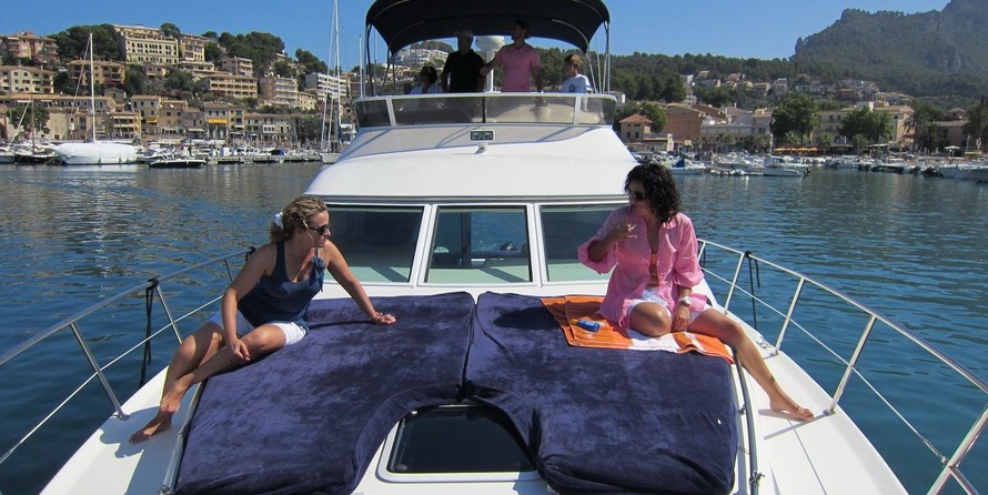 Sea ray 400 sedan bridge