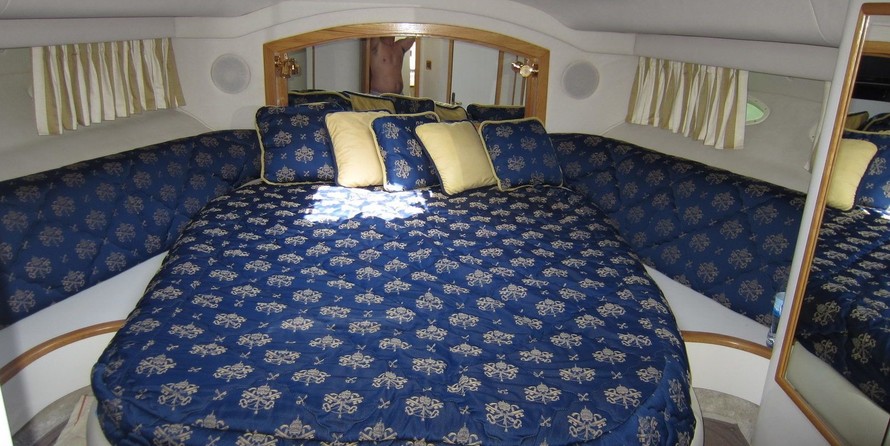 Sea ray 400 sedan bridge