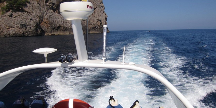 Sea ray 400 sedan bridge