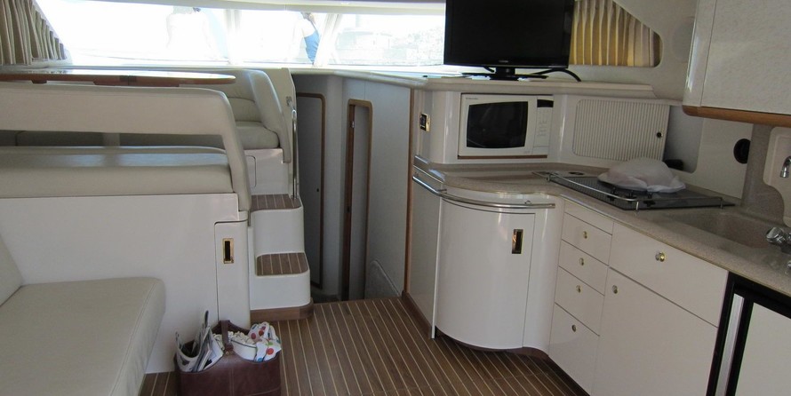 Sea ray 400 sedan bridge