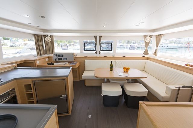 Lagoon 450 F