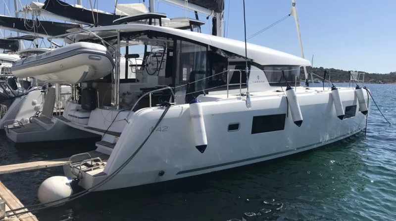 Lagoon 42