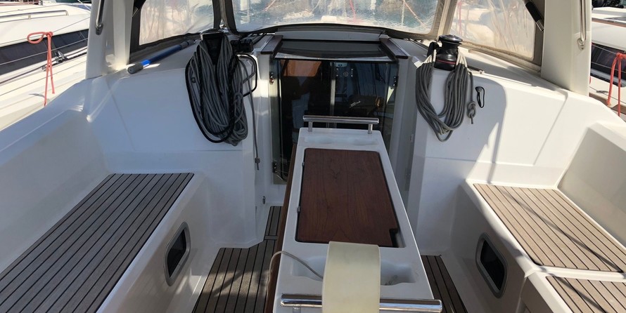 Beneteau Oceanis 38