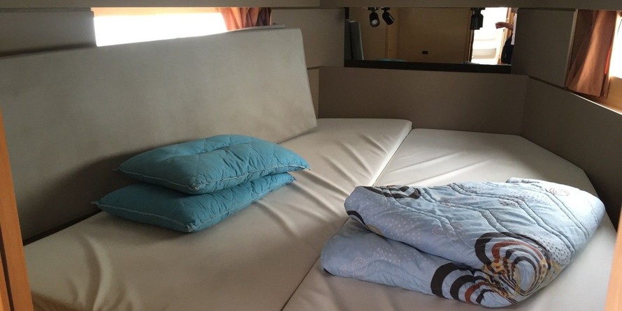 Beneteau Oceanis 38
