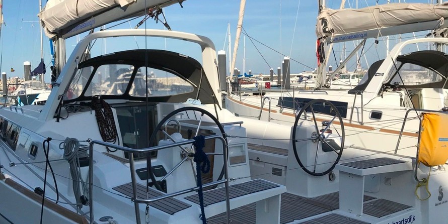 Beneteau Oceanis 38