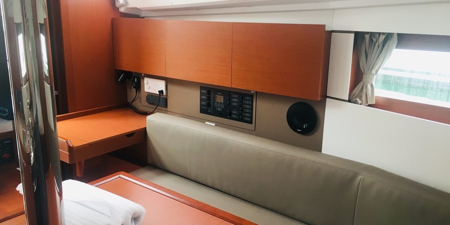 Beneteau Oceanis 35.1