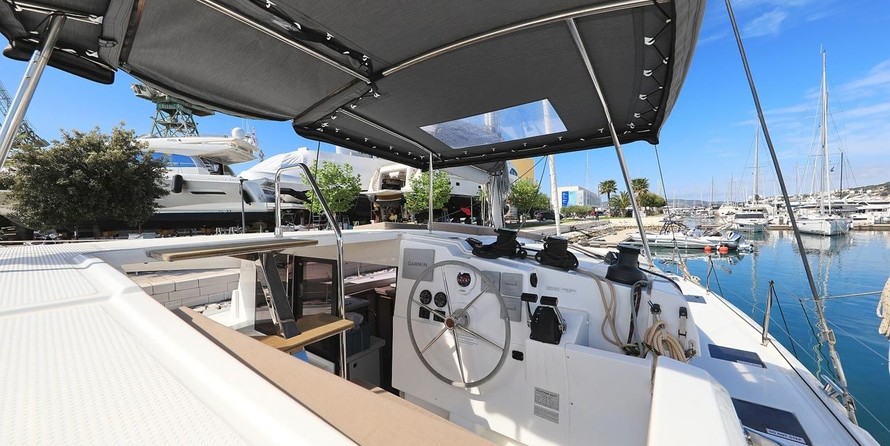 Fountaine Pajot Lucia 40