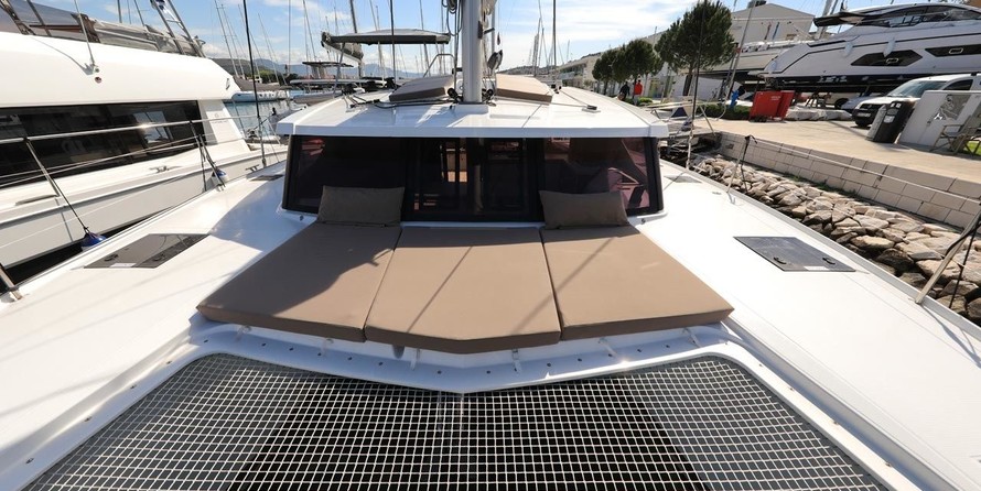 Fountaine Pajot Lucia 40