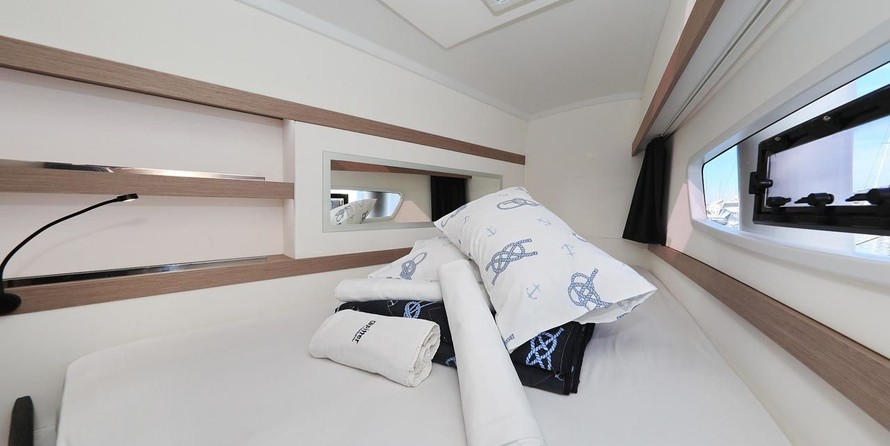 Fountaine Pajot Lucia 40