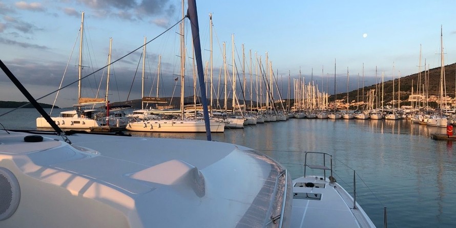 Lagoon 50