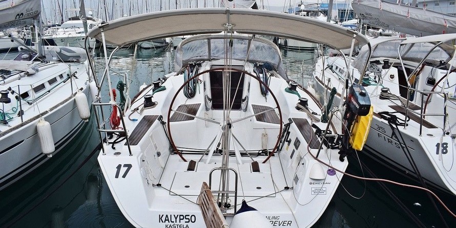 Beneteau First 35
