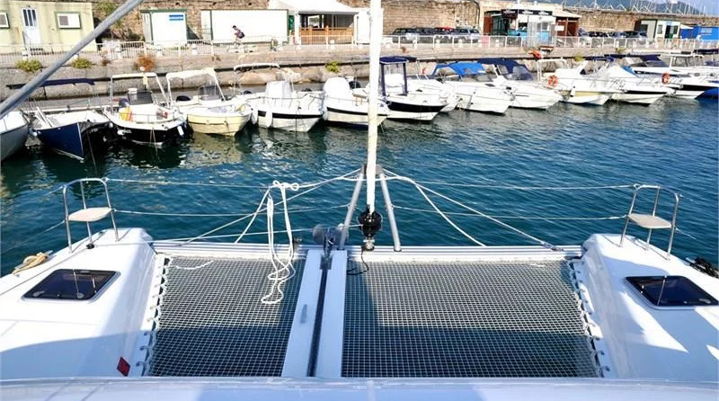 Lagoon 42