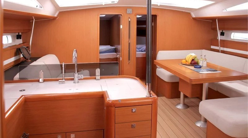 Jeanneau 53