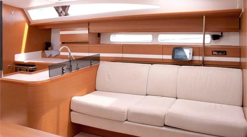 Jeanneau 53