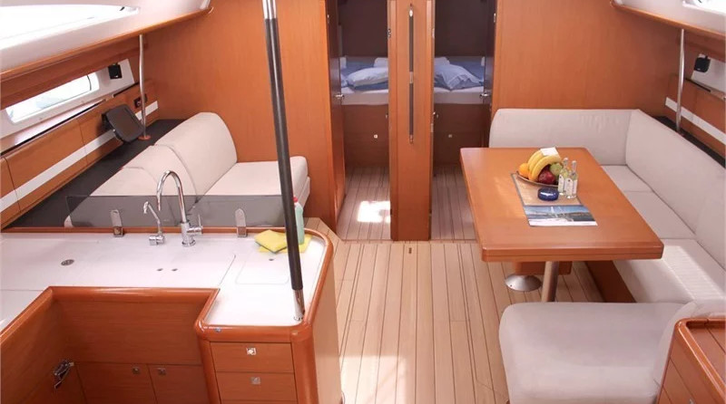 Jeanneau 53
