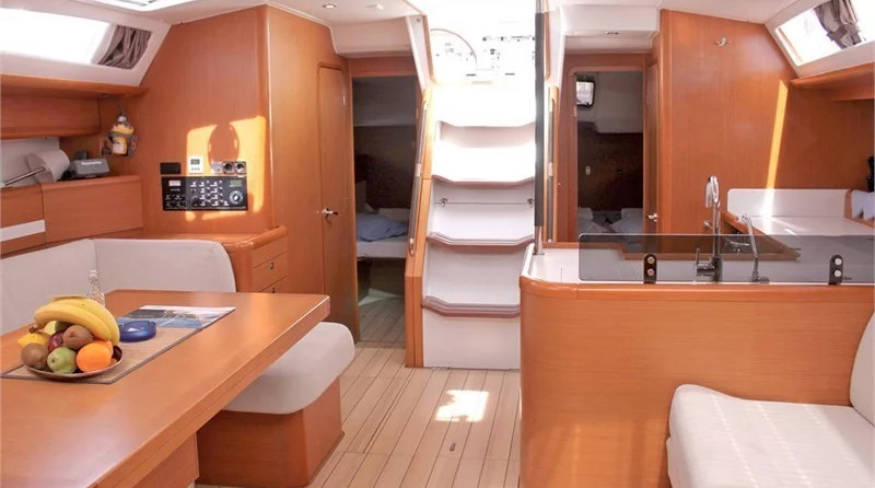 Jeanneau 53