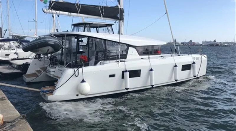 Lagoon 42
