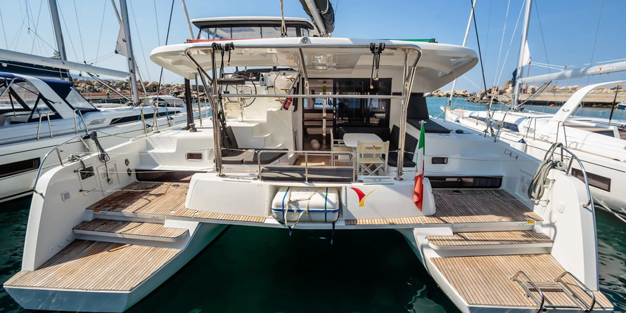 Lagoon 42 (Gen+A/C+WM)