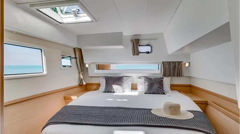 Lagoon 42