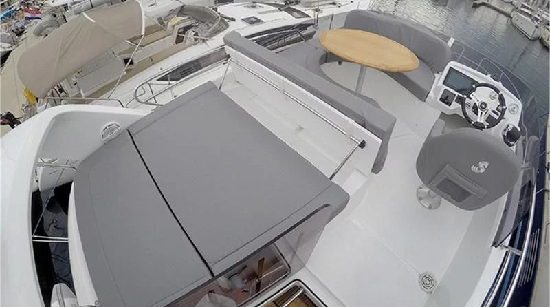 Beneteau Antares 36