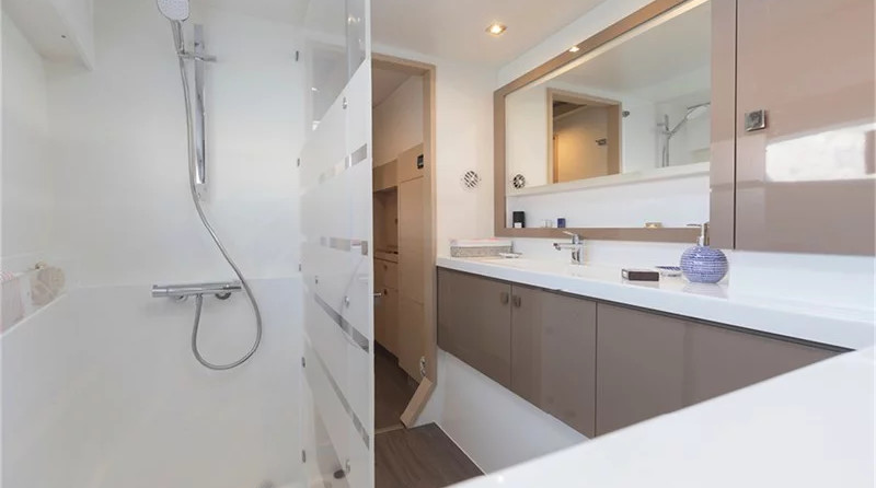 Fountaine Pajot Astrea 42