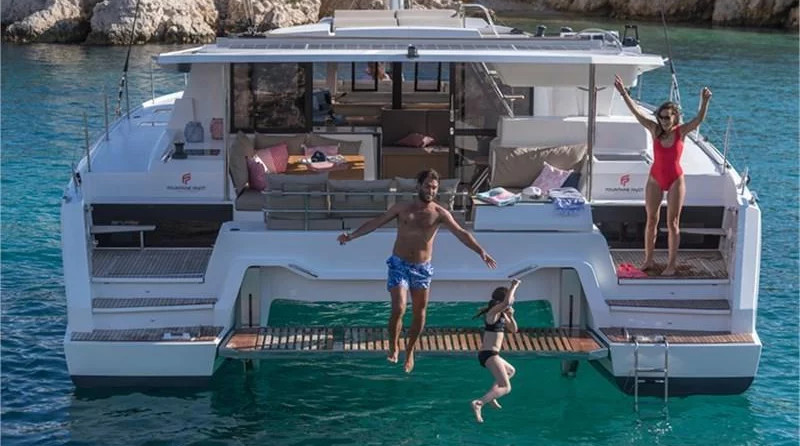 Fountaine Pajot Astrea 42