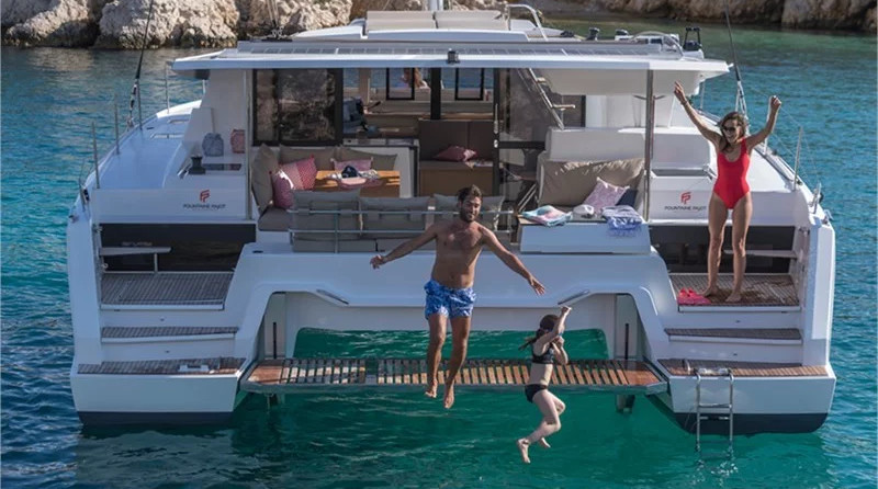 Fountaine Pajot Astrea 42