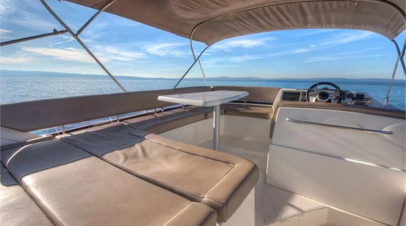 Jeanneau Prestige 440 Flybridge