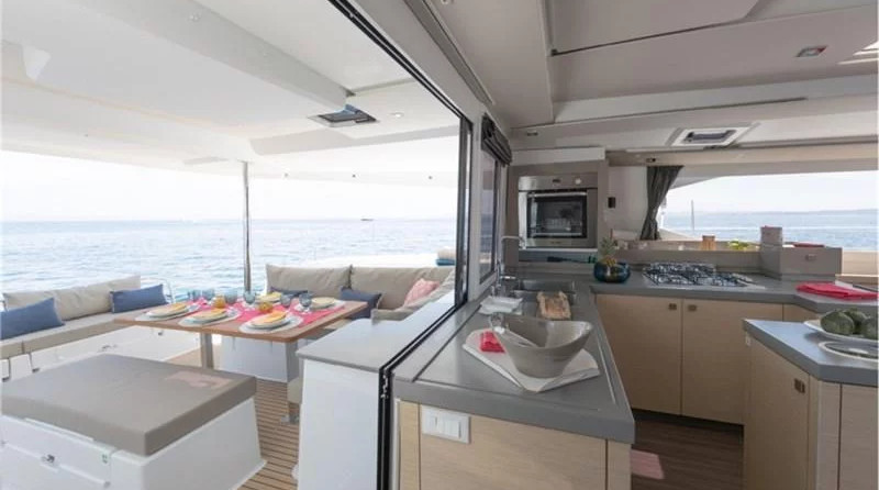 Fountaine Pajot Saona 47