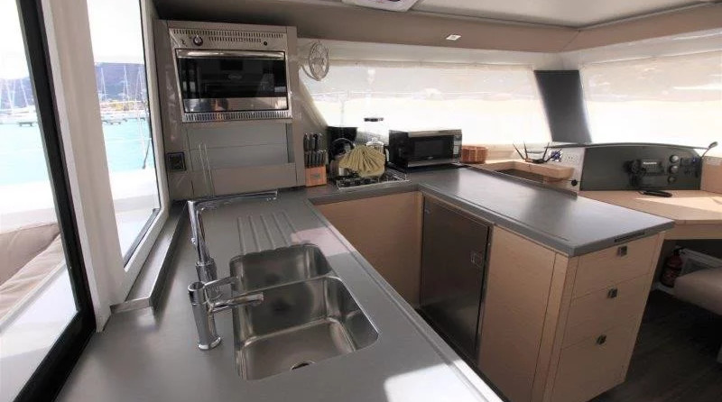 Fountaine Pajot Helia 44 Evolution