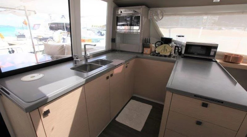 Fountaine Pajot Helia 44 Evolution