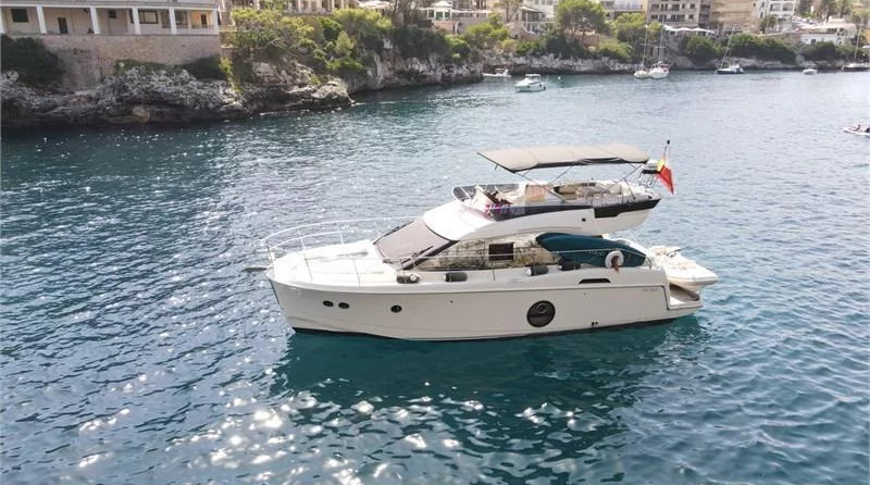 Monte Carlo Yachts 42