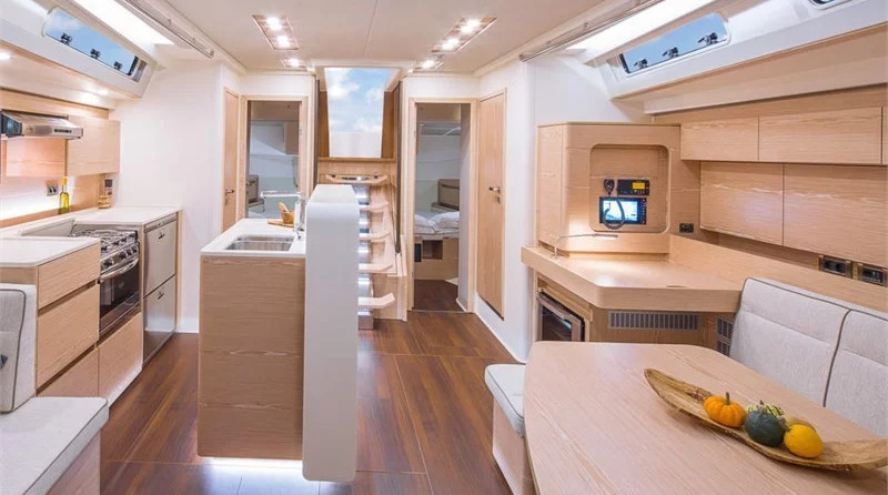 Hanse 588