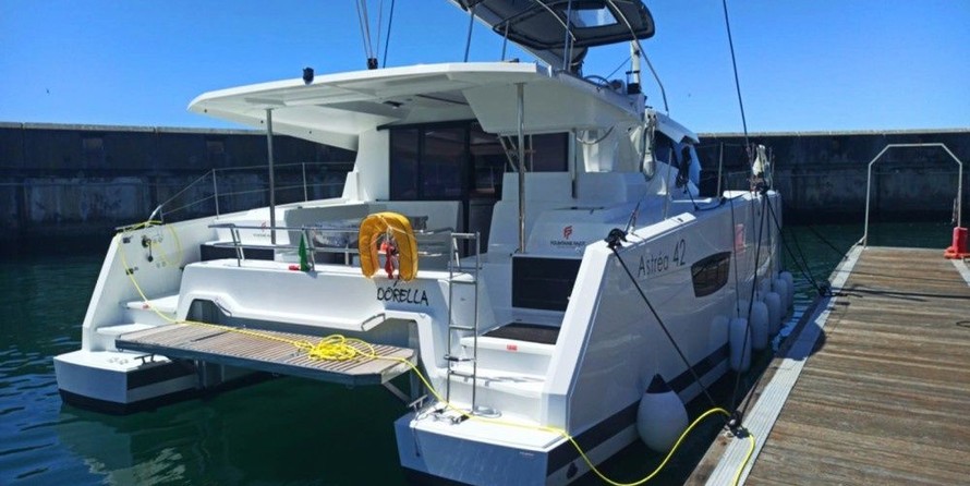 Fountaine Pajot Astréa 42