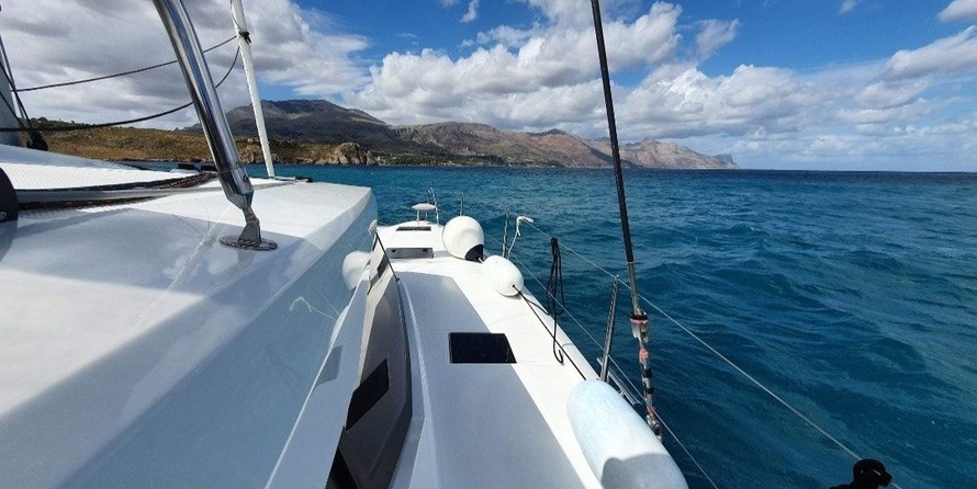 Fountaine Pajot Astréa 42