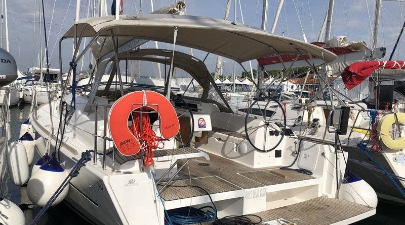 Dufour 382