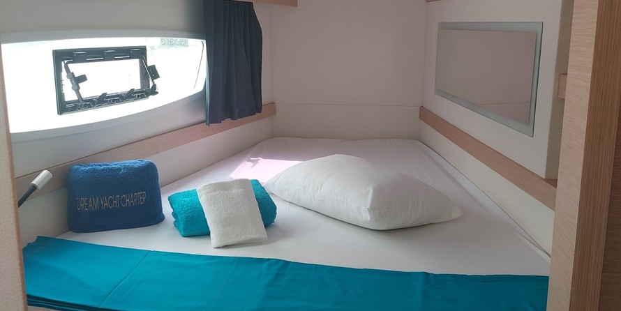 Fountaine Pajot Lucia 40