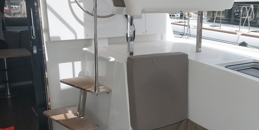 Fountaine Pajot Lucia 40