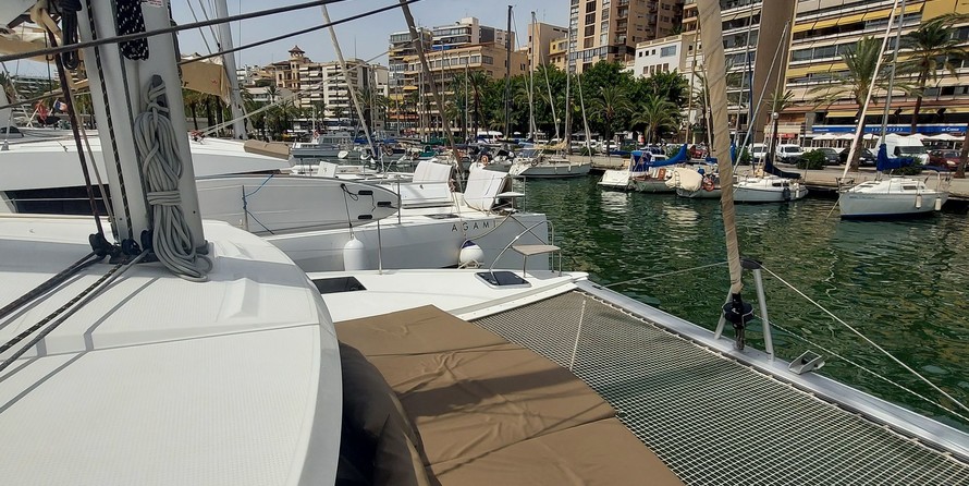 Fountaine Pajot Lucia 40