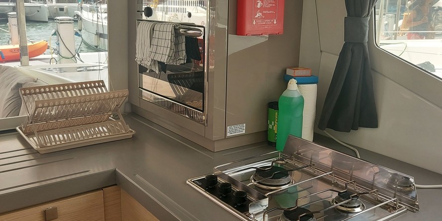 Fountaine Pajot Lucia 40