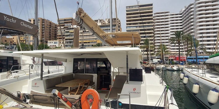 Fountaine Pajot Lucia 40