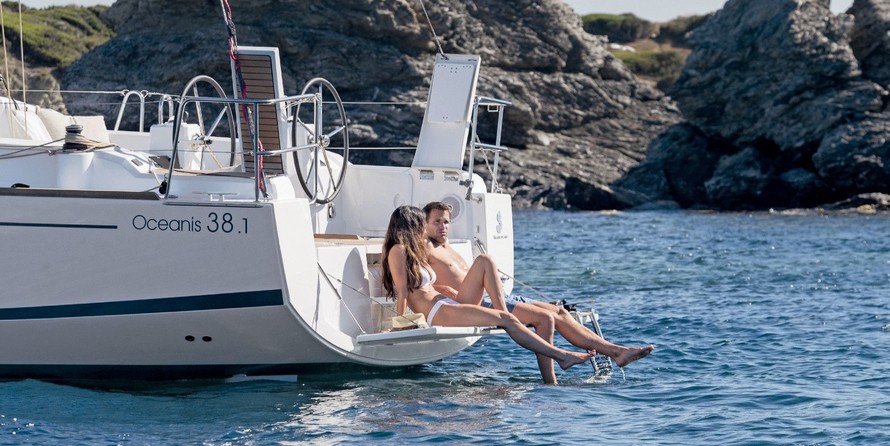 Beneteau Oceanis 38