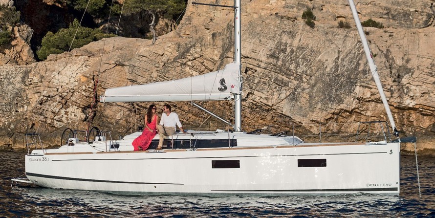 Beneteau Oceanis 38